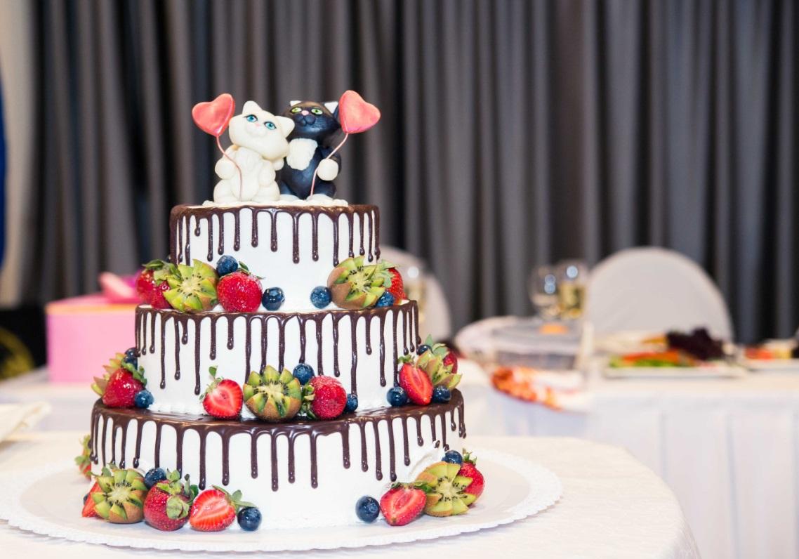 Сколько стоит торт на свадьбу и сколько он должен весить?