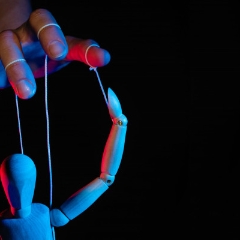 Преграды на пути к себе: подход схема-терапии