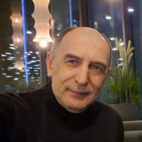 Владимир Петров