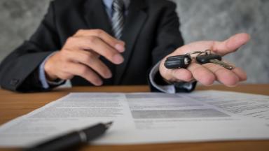 Переоформление автомобиля в залоге