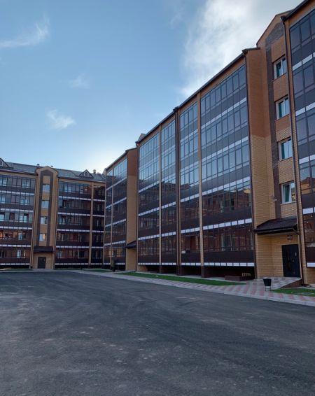 по ул. Авиаторов, 8