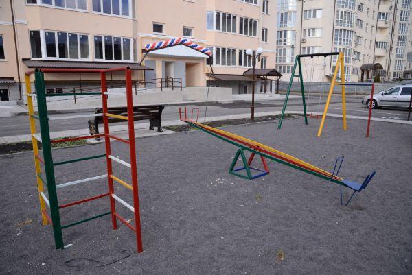 по ул. Первомайской