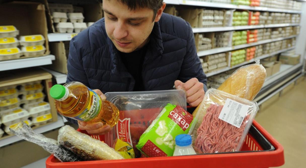 Россияне тратят на еду в несколько раз больше, чем европейцы