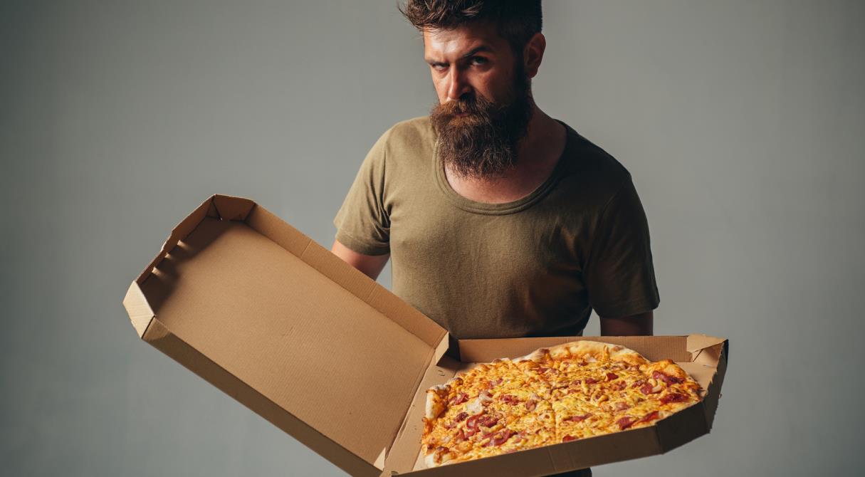 фото человек с пиццей (119) фото