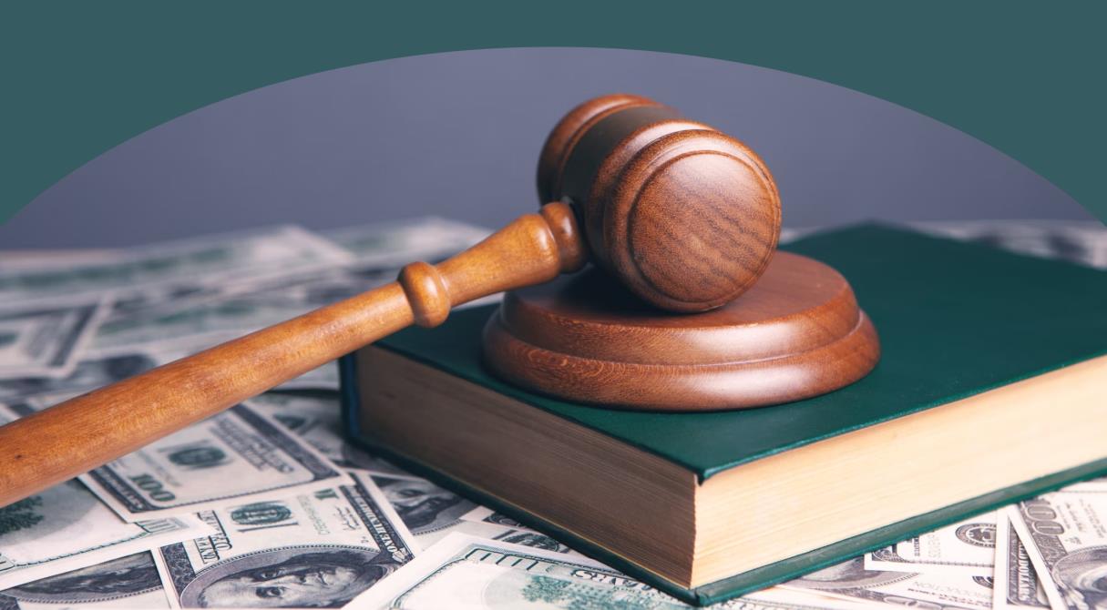 Верховный суд объяснил, должна ли жертва мошенников платить за кредит