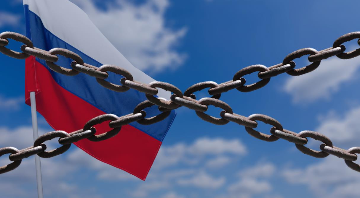 Великобритания ввела санкции против четырёх российских банков. Что делать клиентам?