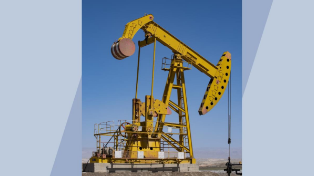 Доллар против юаня: нефтяной рынок начал менять главную валюту