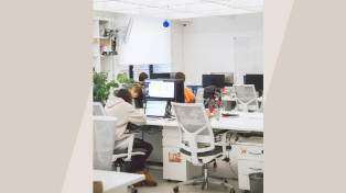 Вакансии в России предложили сначала отдавать россиянам