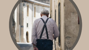 Пенсионеры массово переписывают квартиры на внуков: что происходит