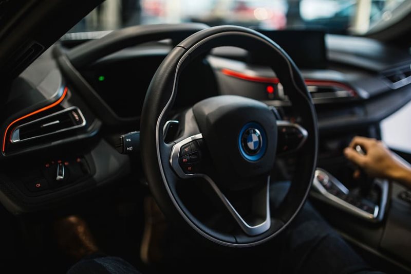 Вождение автомобиля: как научиться водить машину с нуля на механике и ...